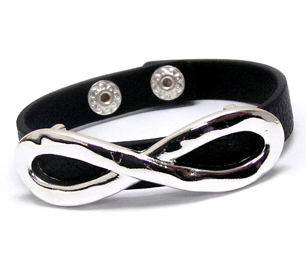 Hammered metal infinite and leatherette band bracelet