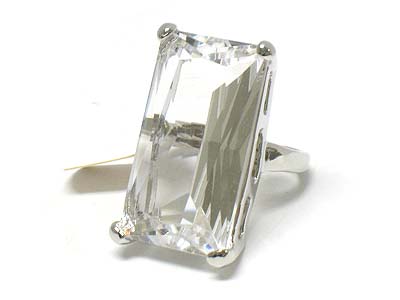 Large crystal deco simple ring