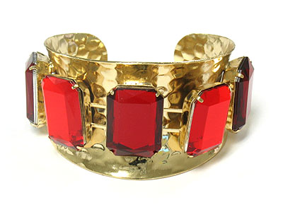 Epoxy stone lined mammered metal cuff bangle