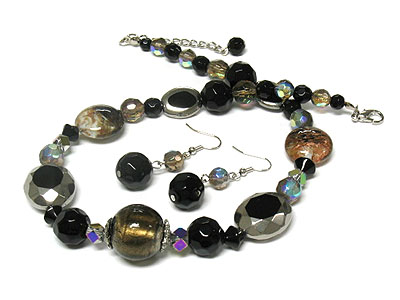 Murano glass and facet glass beads necklace and earring set