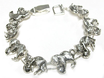 Metal cat theme charm link magnetic clasp bracelet