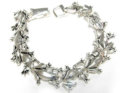 Metal frog theme charm link magnetic clasp bracelet