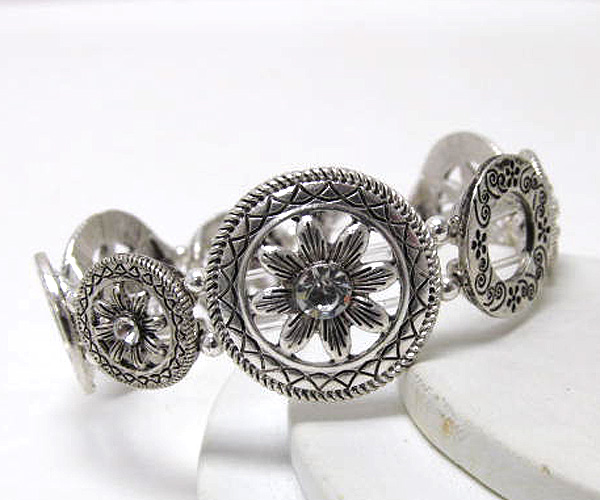 Round metal flowers designer style  stretch bracelet