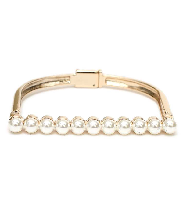 Simple pearl bangle bracelet