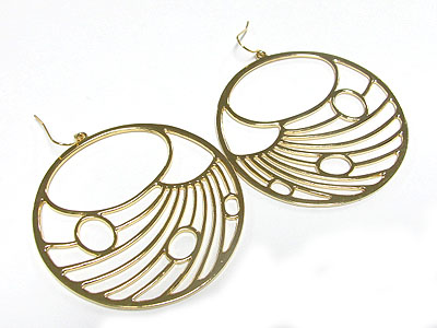 Metal wing pattern round drop earring