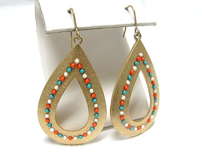 Seed beads line scratch metal oval earring