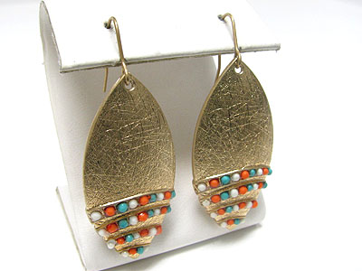 Seed beads deco scratch metal oval earring