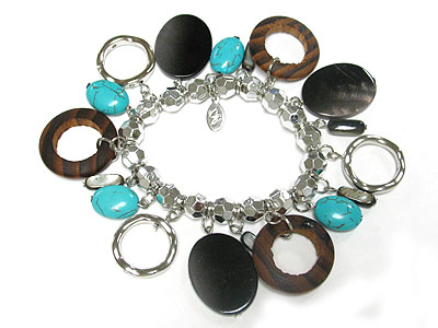 Sea shell and stone disk dangle stretch bracelet