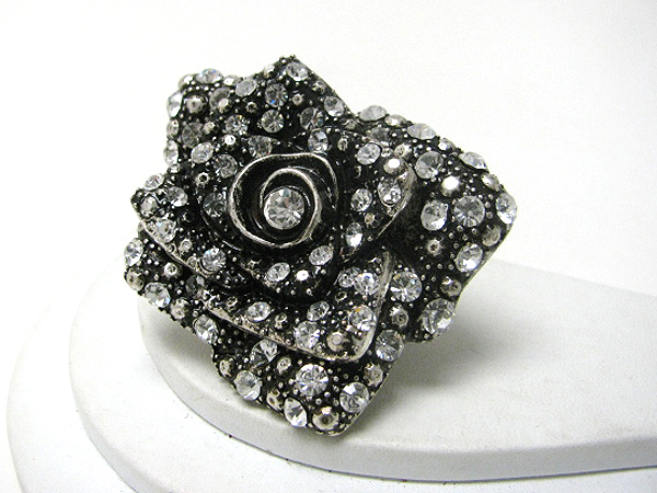 Crystal stud large rose stretch ring