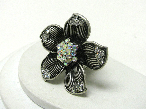 Crystal center large metal flower stretch ring