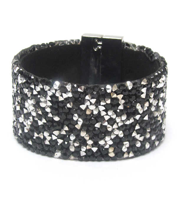 Multi crystal on suede band and magnetic closure bracelet