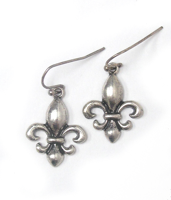 Fleur de lis earring