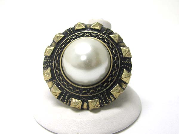 Sole pearl antique burnish metal stretch ring