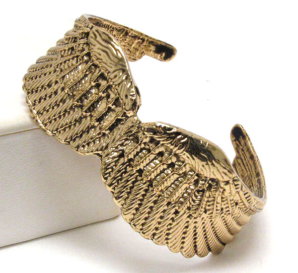 Textured angel wing bracelet