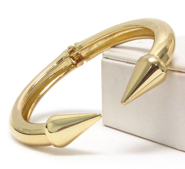 Metal spike bangle bracelet