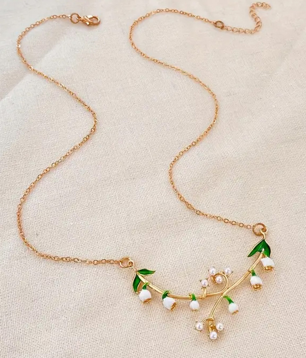 Pearl branch penant necklace