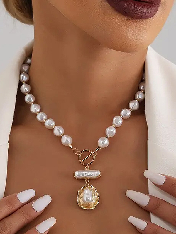 Pearl pendant and chain necklace