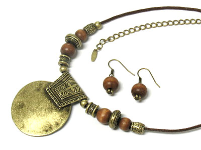 Ethnic style round metal and wood necklace and earring set