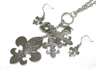 Scratch metal multi fleur de lis drop necklace and earring set