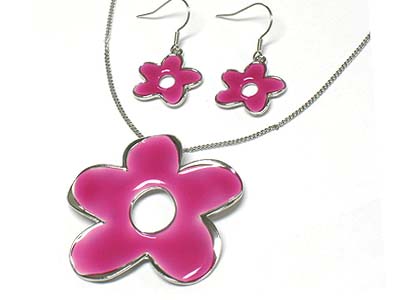 Enamel cover flower pendant necklace and earring set