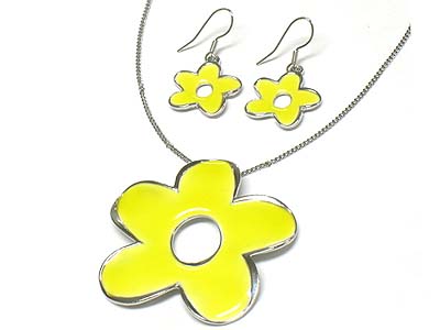 Enamel cover flower pendant necklace and earring set