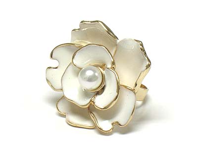 Enamel flower and pearl bead ring