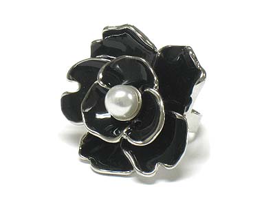 Enamel flower and pearl bead ring