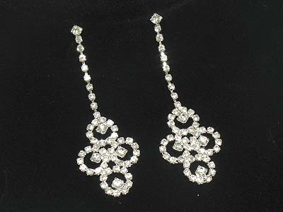 Noblesse style rhinestone dangle earring 