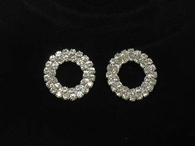 Rhinestone simple donut earring 