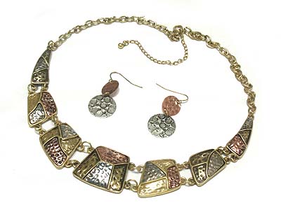 Multi hammered metal links necklace and earring set