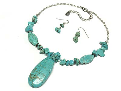 Turquoise stone pendant necklace and earring set