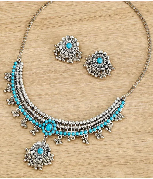 Boho style turquoise bib necklace set