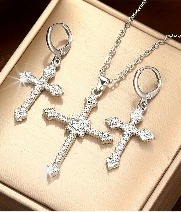 Cross pendant necklace set