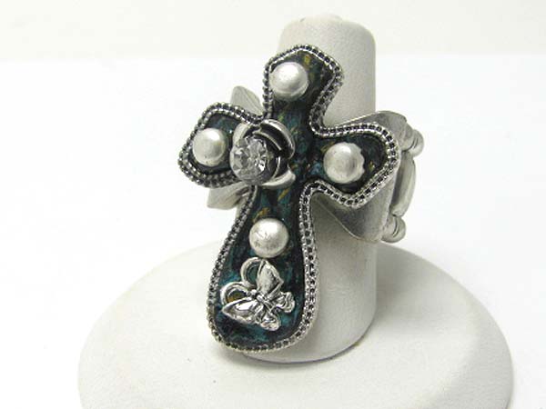 Medieval design crystal and patina metal round edge cross stretch ring