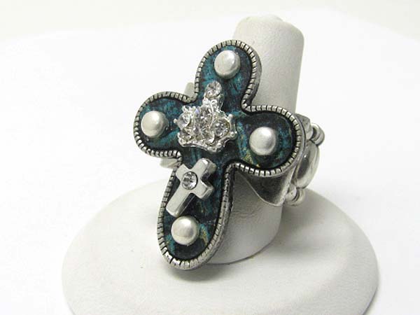 Medieval design crystal and patina metal round edge cross stretch ring