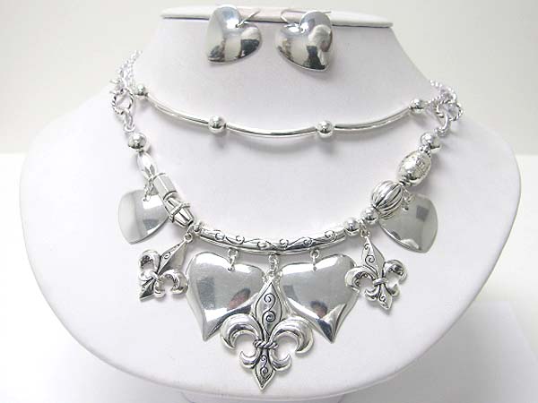 Metal fleur de lis and heart dangle neckalce earring set