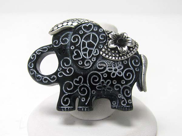 Crystal stud formica elephant stretch ring