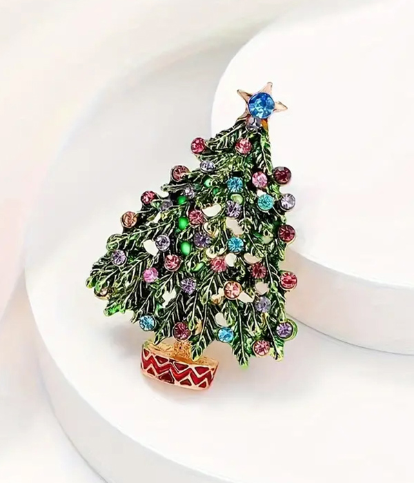 Christmas theme tree brooch
