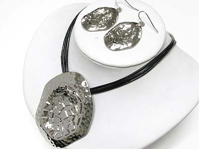 Hammered metal pendant cord neckalce earring set - oval