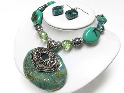 Archaic glass and metal bulky round pendant necklace earring set