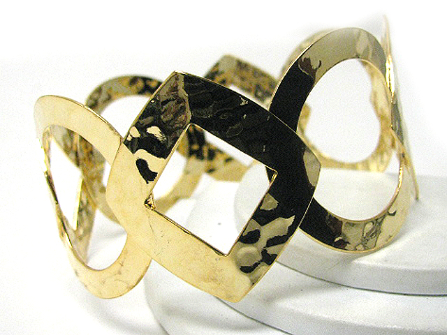 Architectural hammered metal link bangle