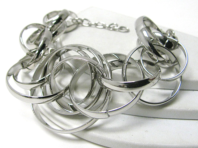 Architectural multi metal hoop intertlink bracelet