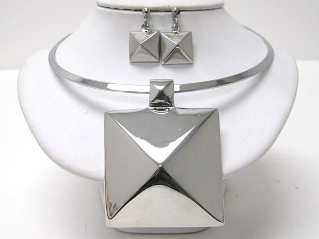 Architectural glam metal pyramid pendant metal choker earring set