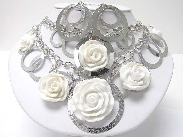 Acryl flower accent metal hoop and chain link necklace earring set - hoops