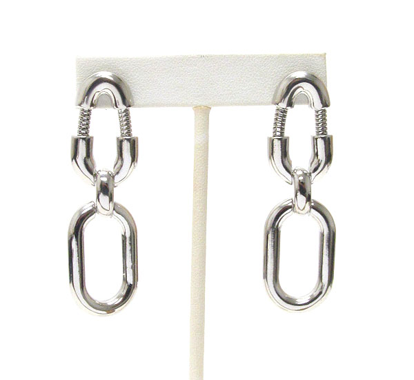 Metal chain drop earring