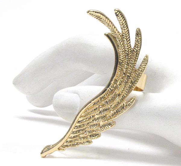 Metal angel wing earcuff