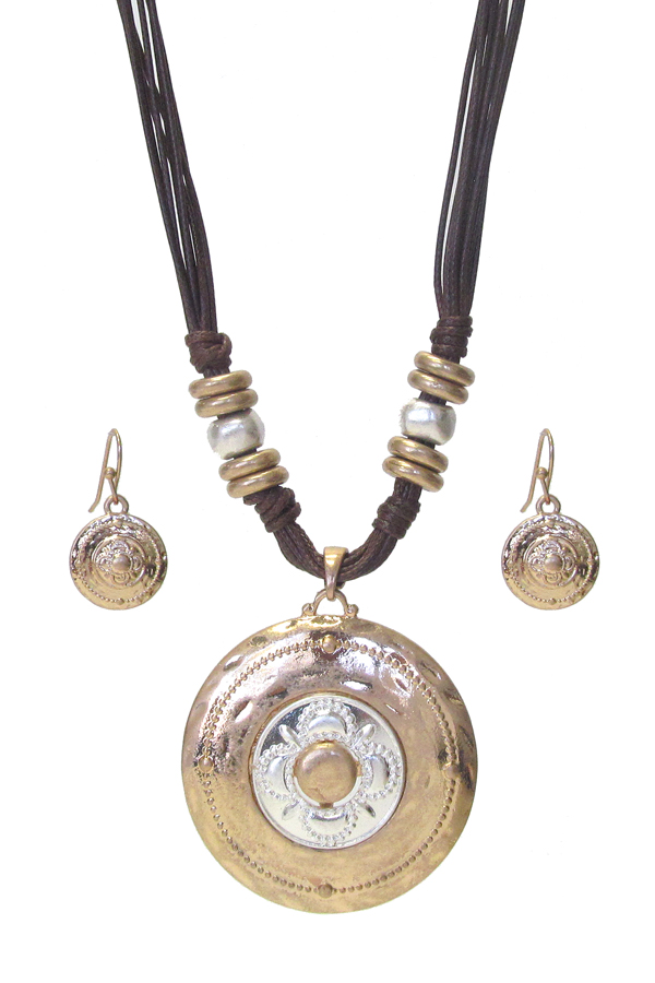 Metal disc pendant and multi cord necklace set