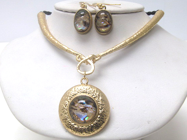 Round hammered metal inside round shell stone drop two tub with cord necklace earring set