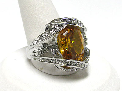 Glamorous cubic and crystal ring