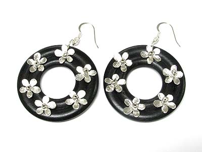 Scratch metal flower deco wood donut drop earring - brass metal